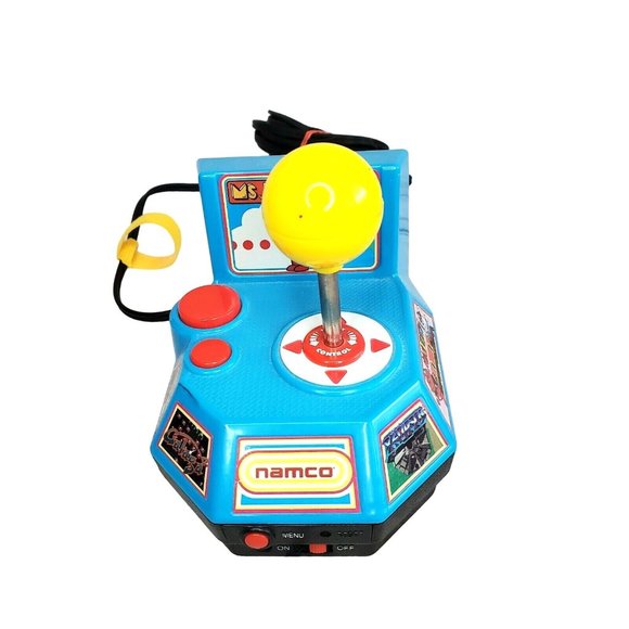 Ms. Pac-Man 5 in 1 Plug and Play 2004 Jakks Pacific TV Namco Game - Picture 1 of 12